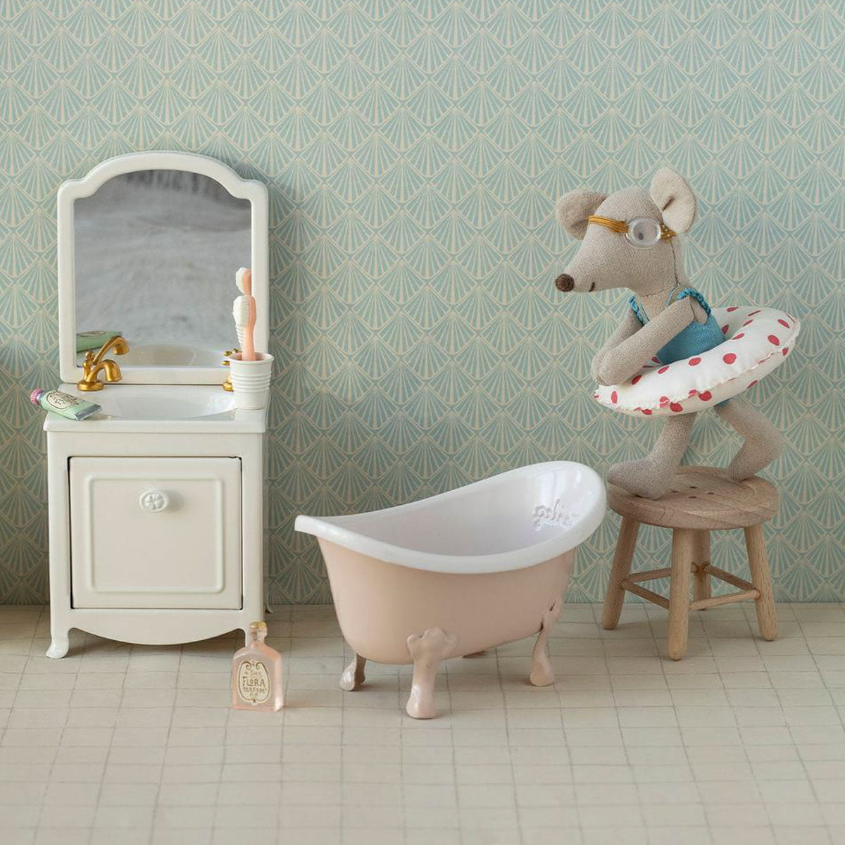 Maileg Dollhouse Bathtub, Mouse Size, Rose