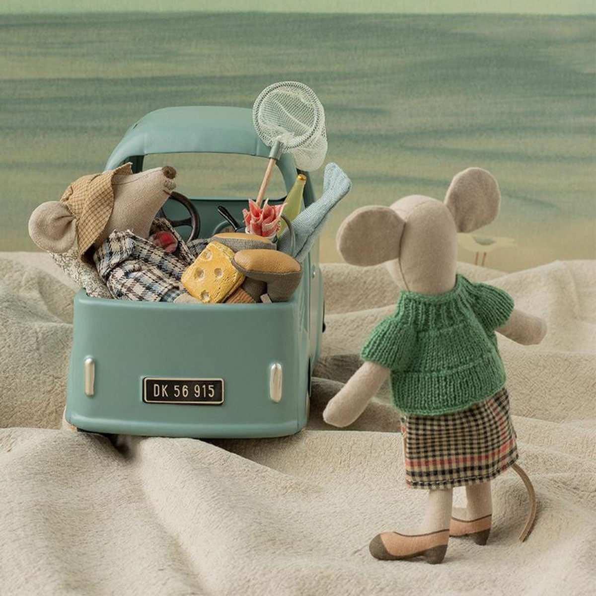 Maileg Truck, Mouse size (available in November)