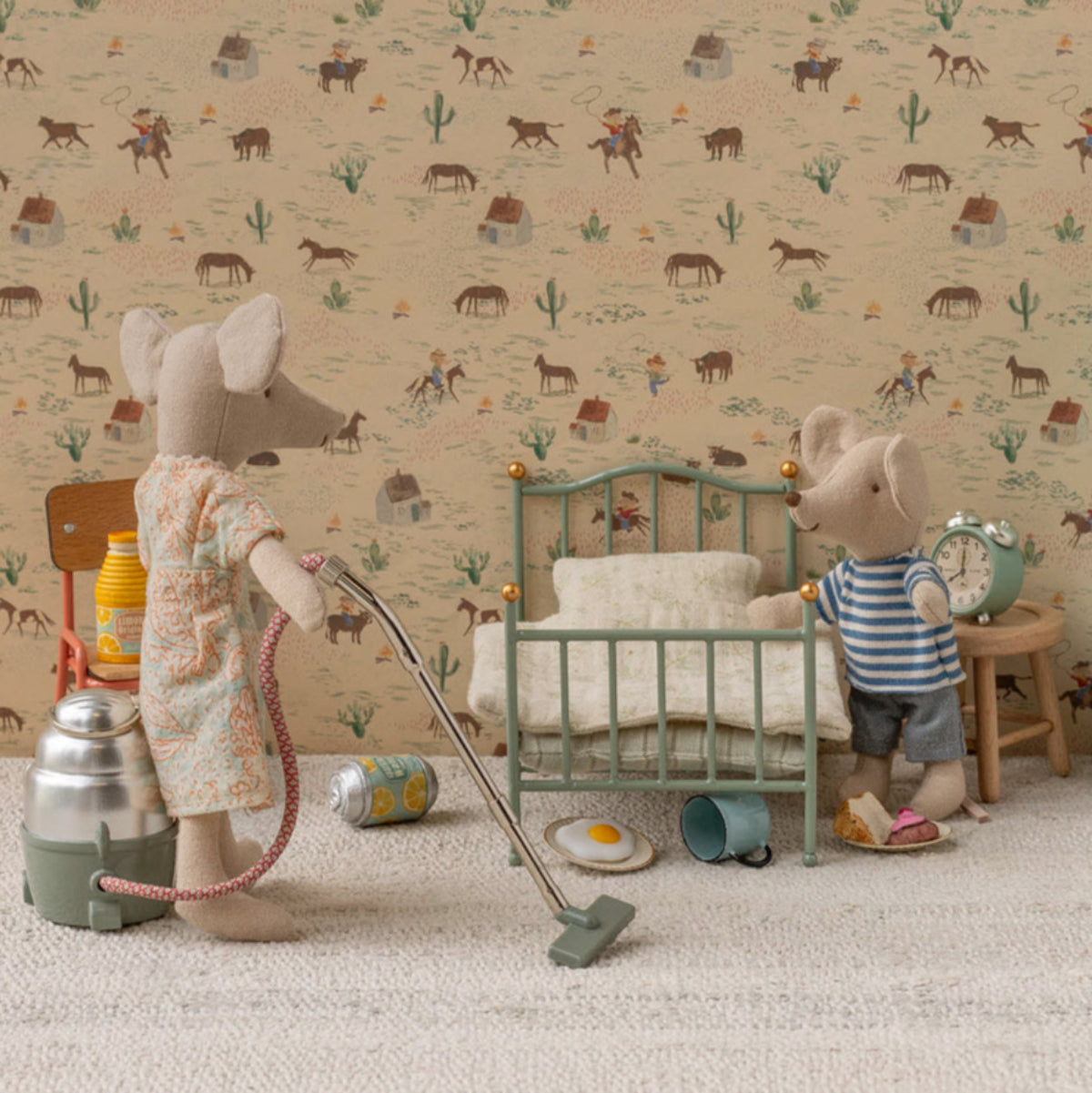 Maileg Mouse size Vacuum cleaner