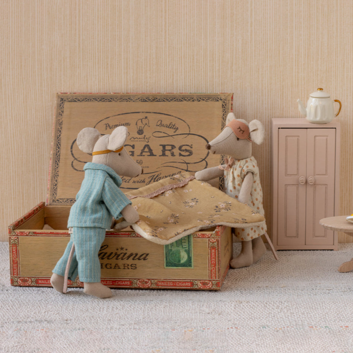 Maileg Mom and Dad Mice in Cigar Box, New