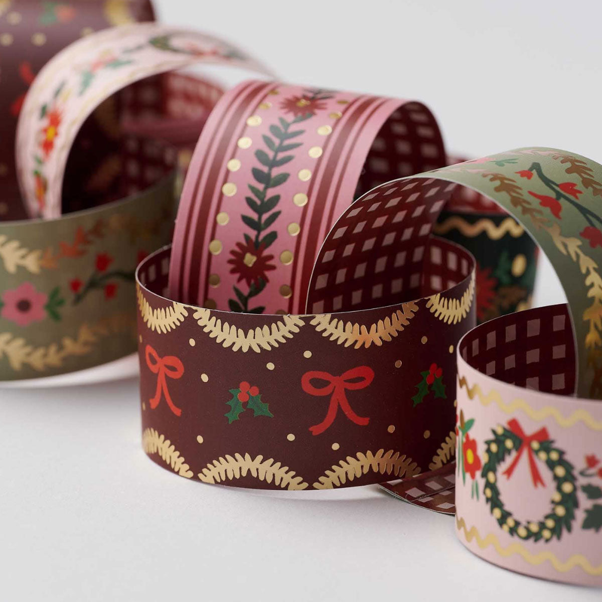 Rifle Paper Co. Holly Jolly Paper Chain Kit