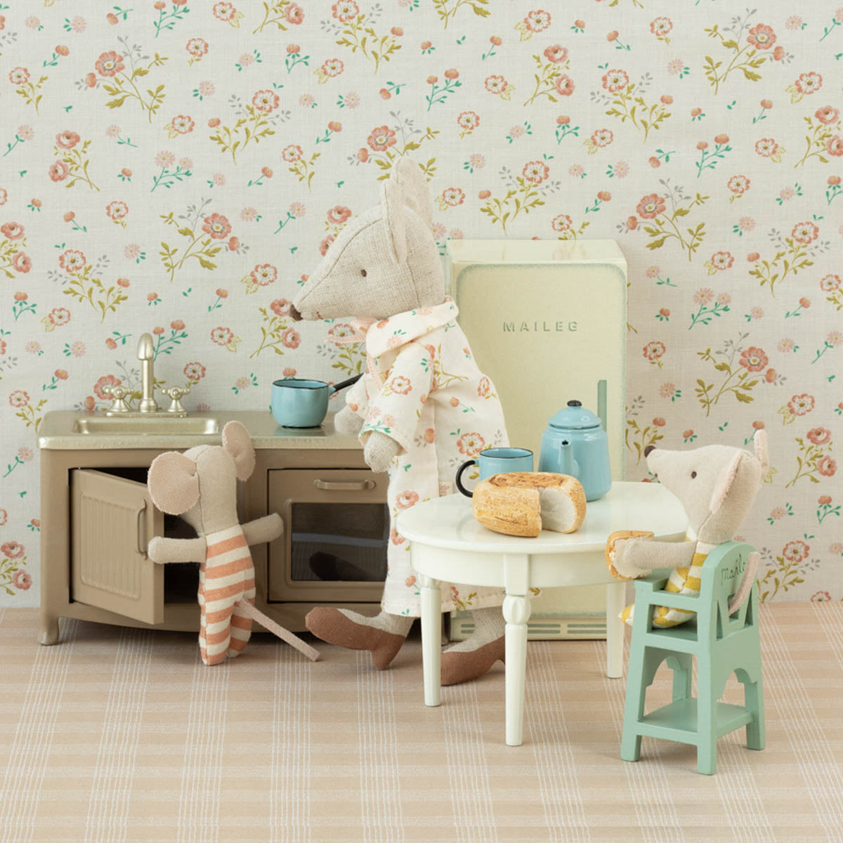 Maileg Mouse size Dollhouse Kitchen, Light Brown