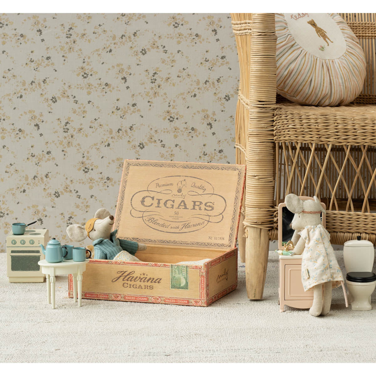 Maileg Madam Blue’s Favorite Kitchen Set