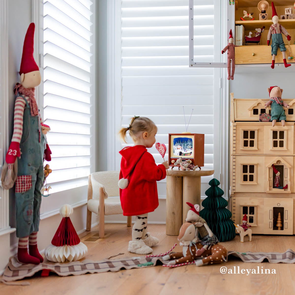 Maileg 4 feet Pixy Advent Calendar, Boy