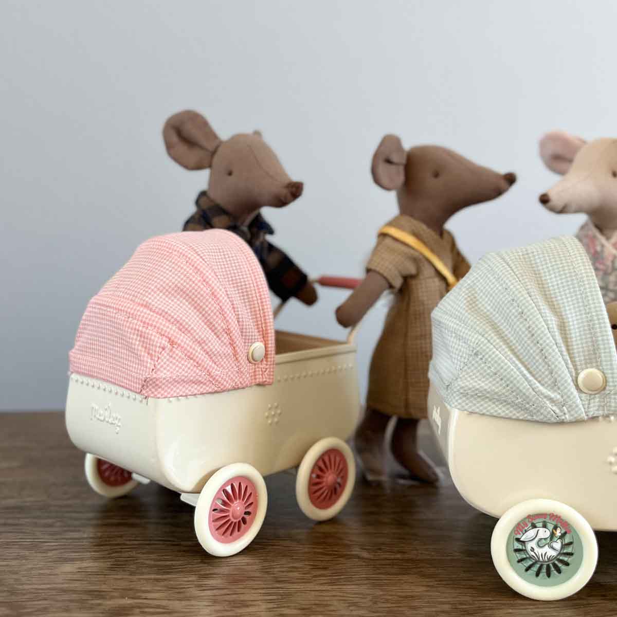 Maileg Mouse size Pram, Coral