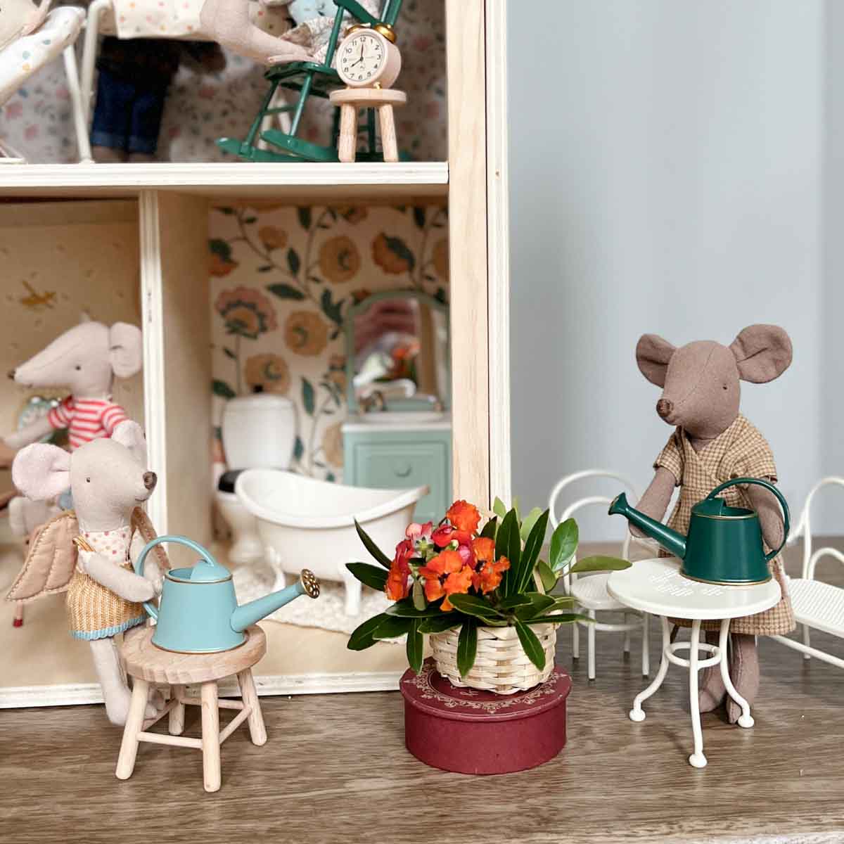 Maileg Mom Mouse in Houndstooth Dress and Bag