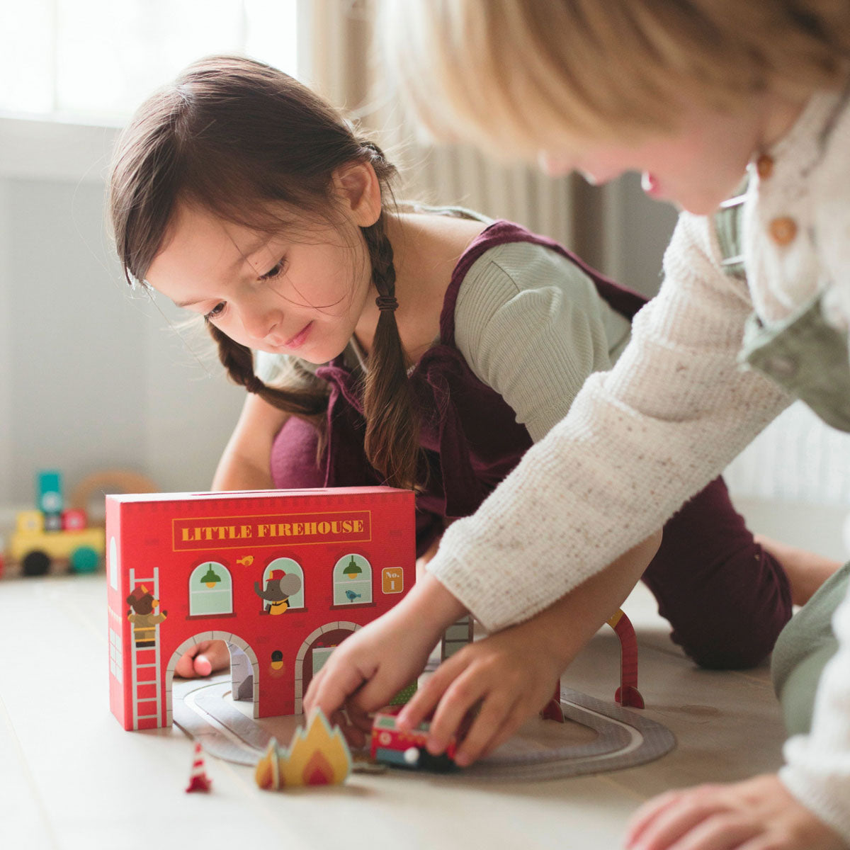 Wind Up & Go Fire Station Play Set