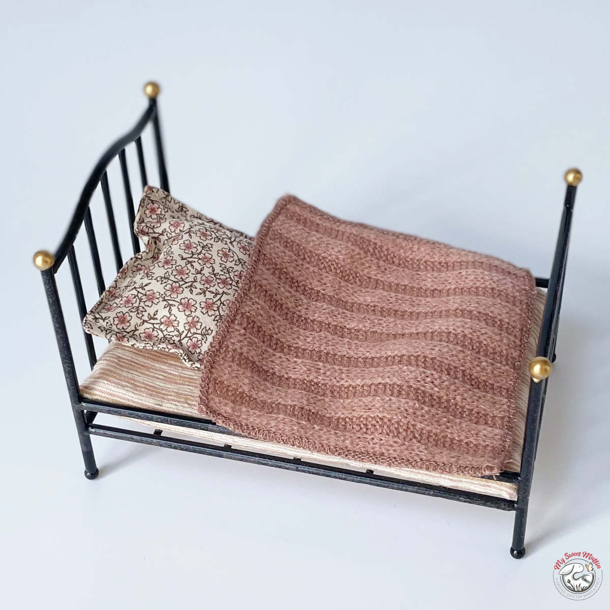 Maileg Mouse size Bed, Black - Final Sale