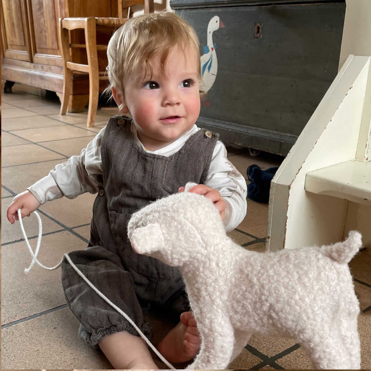 Egmont Pull Along Mary