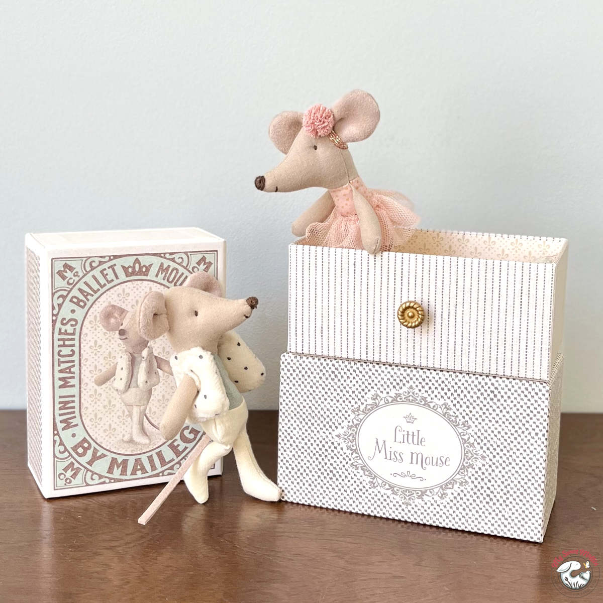 Maileg Little Sister Dancing Mouse in Daybed