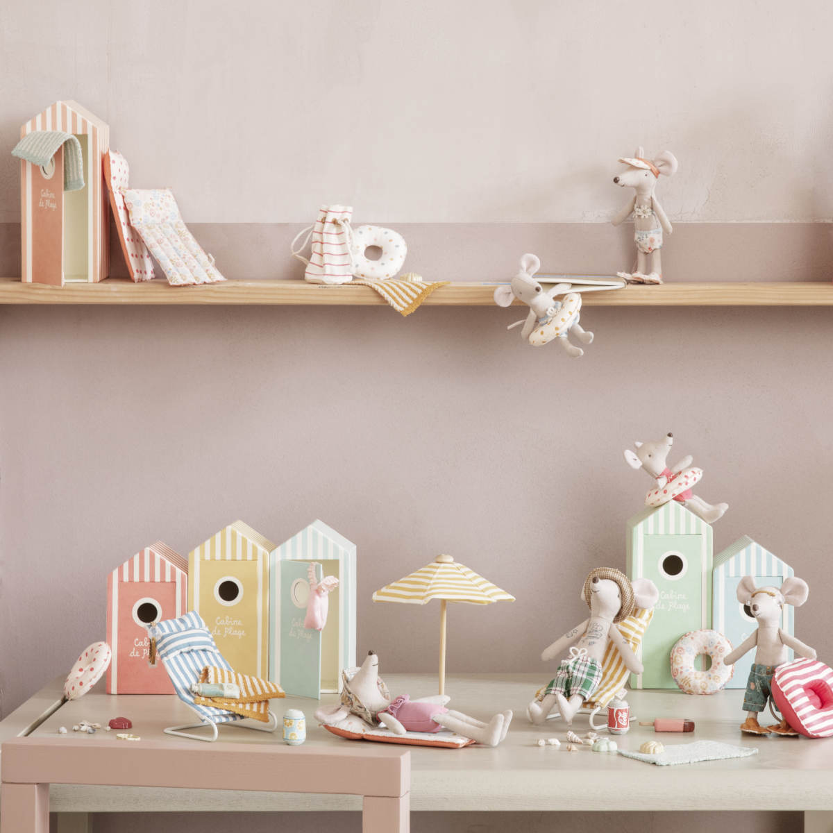 Maileg Beach Umbrella, Mouse Size (ships in March)