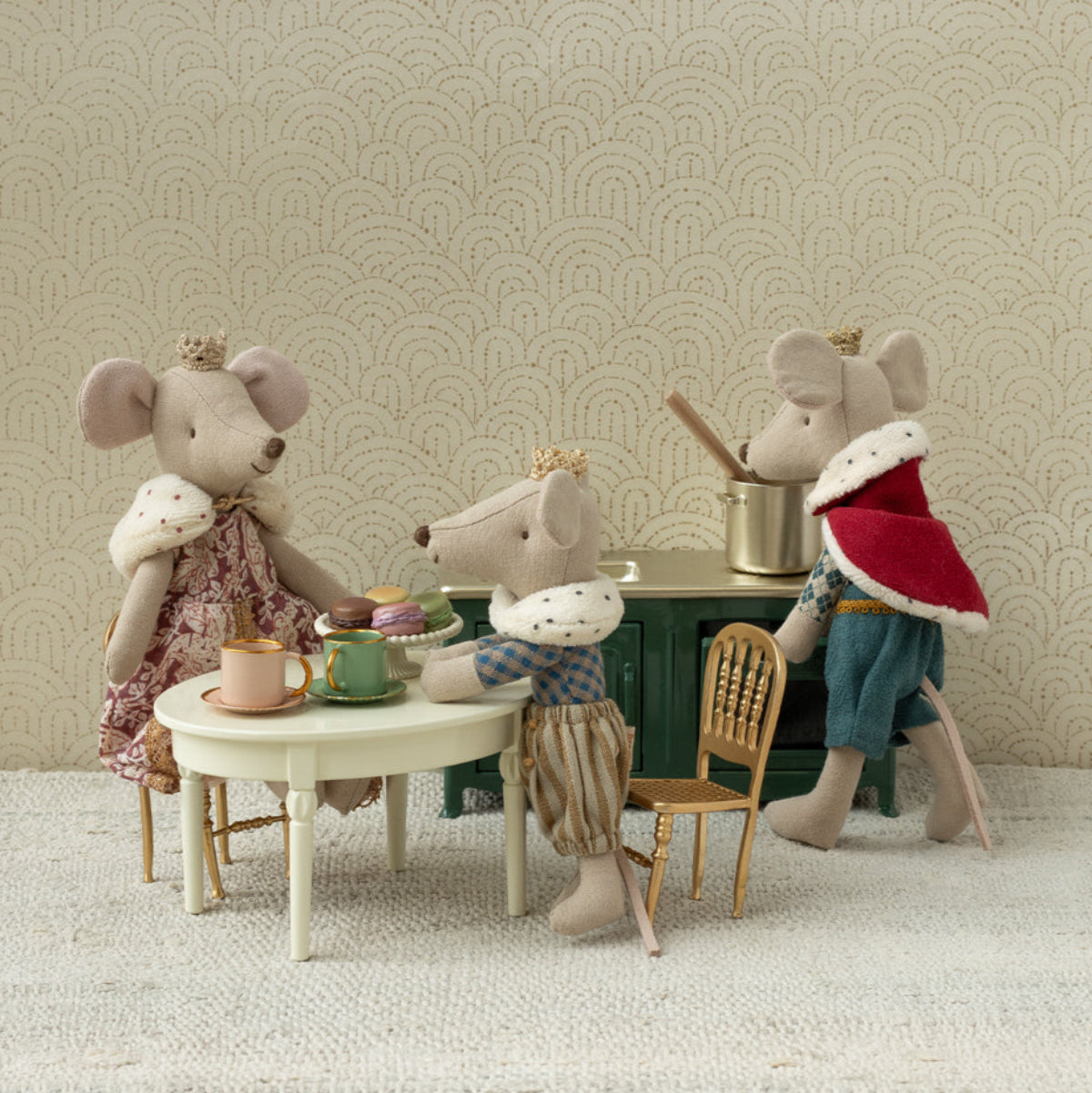 Maileg Queen Mouse (ships in November)