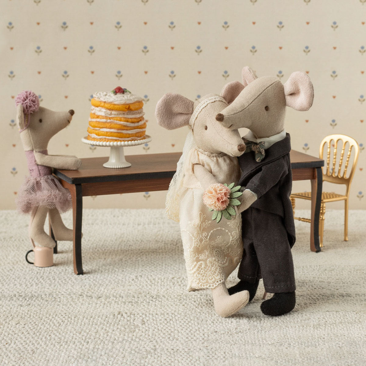 Maileg Mouse Clothes for Mom. Wedding Dress