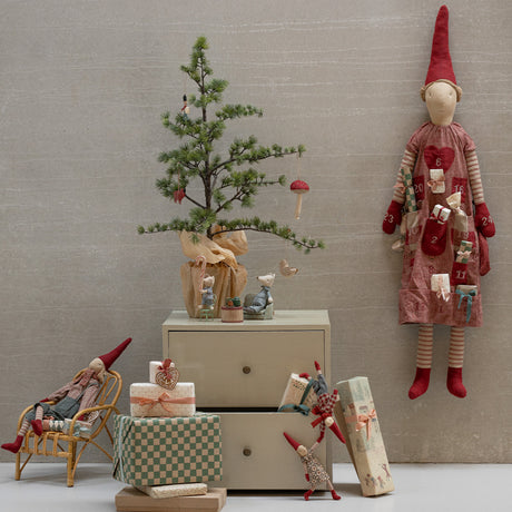 Maileg 4 feet Pixy Advent Calendar, Girl, 2025 (ships in October)