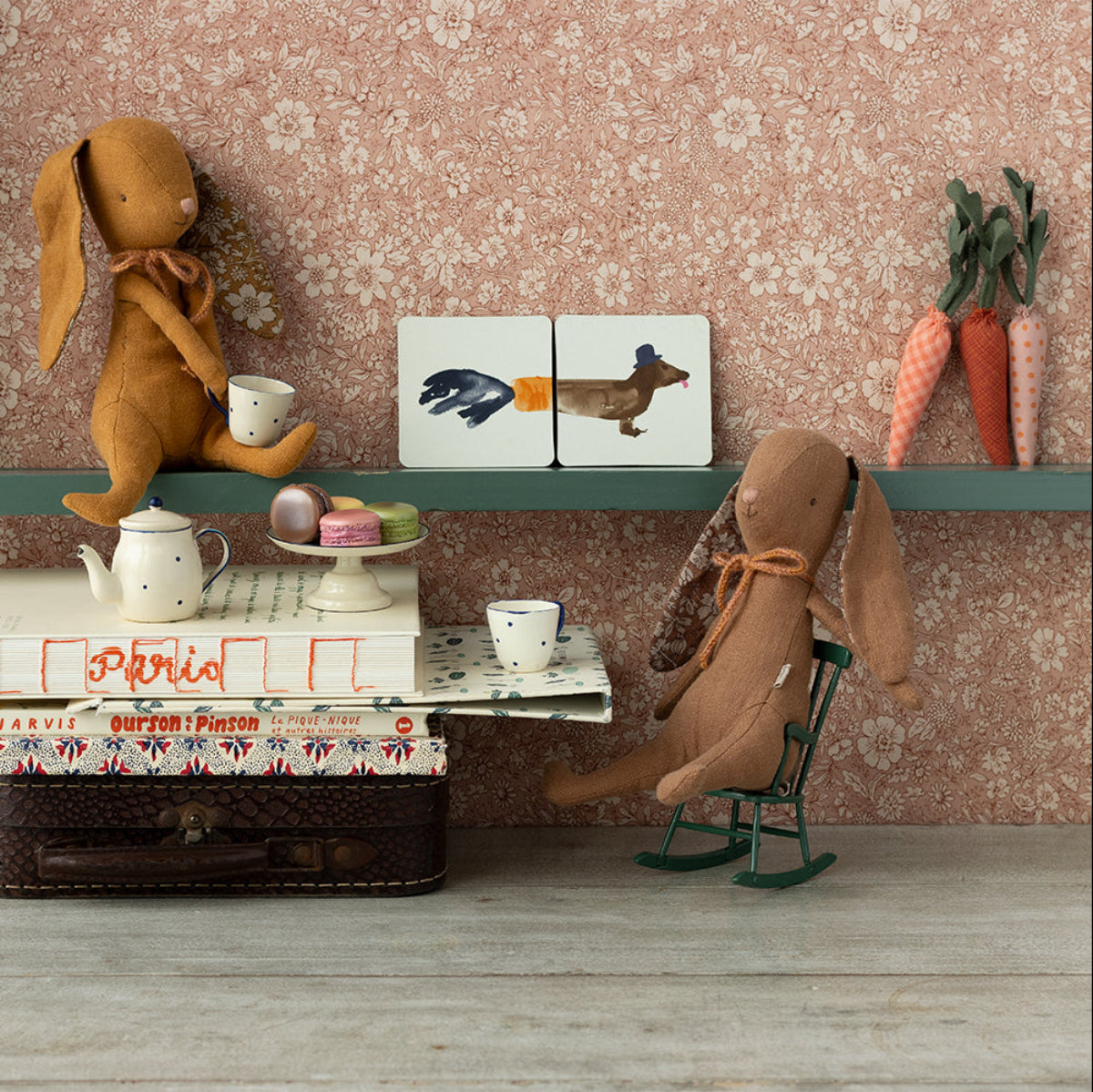 Maileg Sitting Bunny with Magnetic Hands