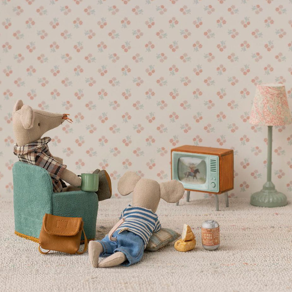 Maileg Dollhouse Television, Mouse size (Ship on March, 3rd)