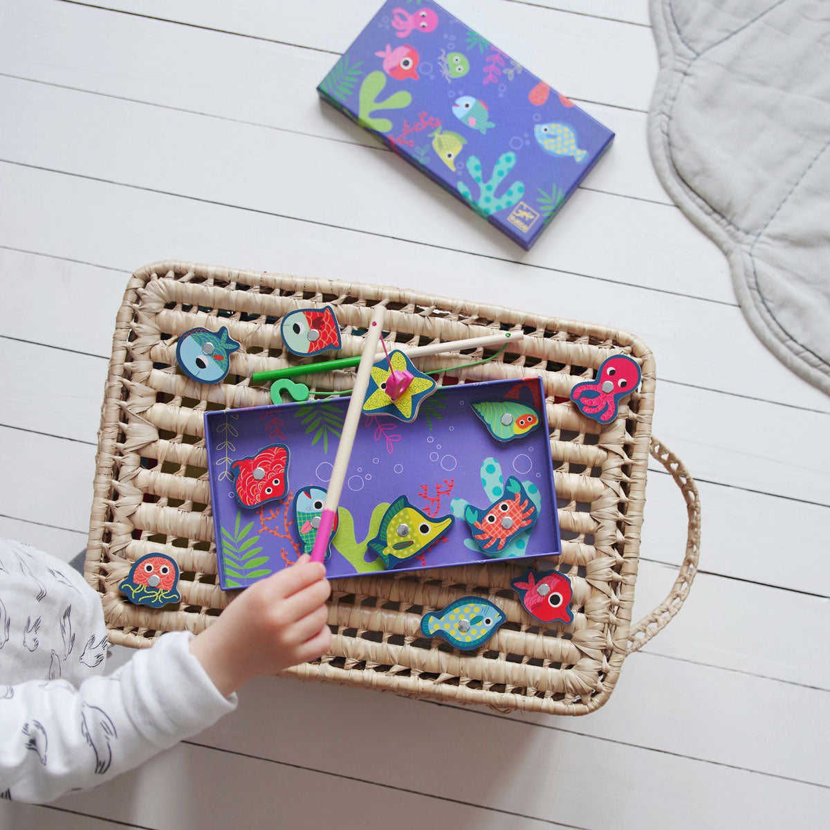 Djeco Magnetic Fishing Game