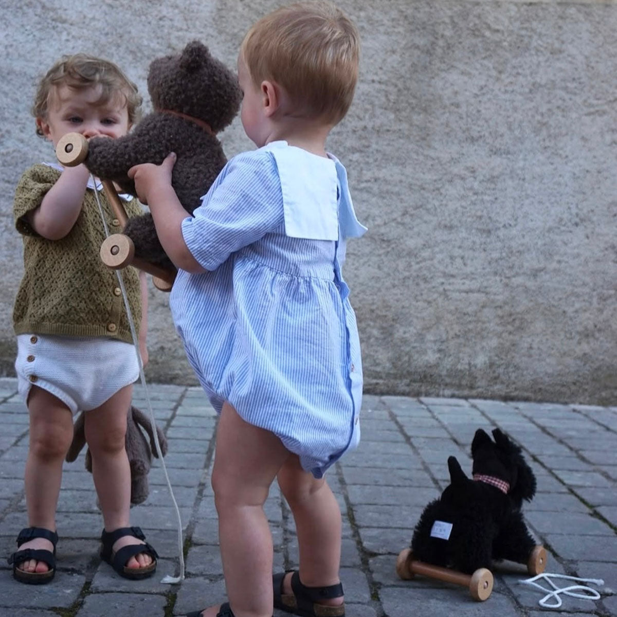 Egmont Pull Along Walter