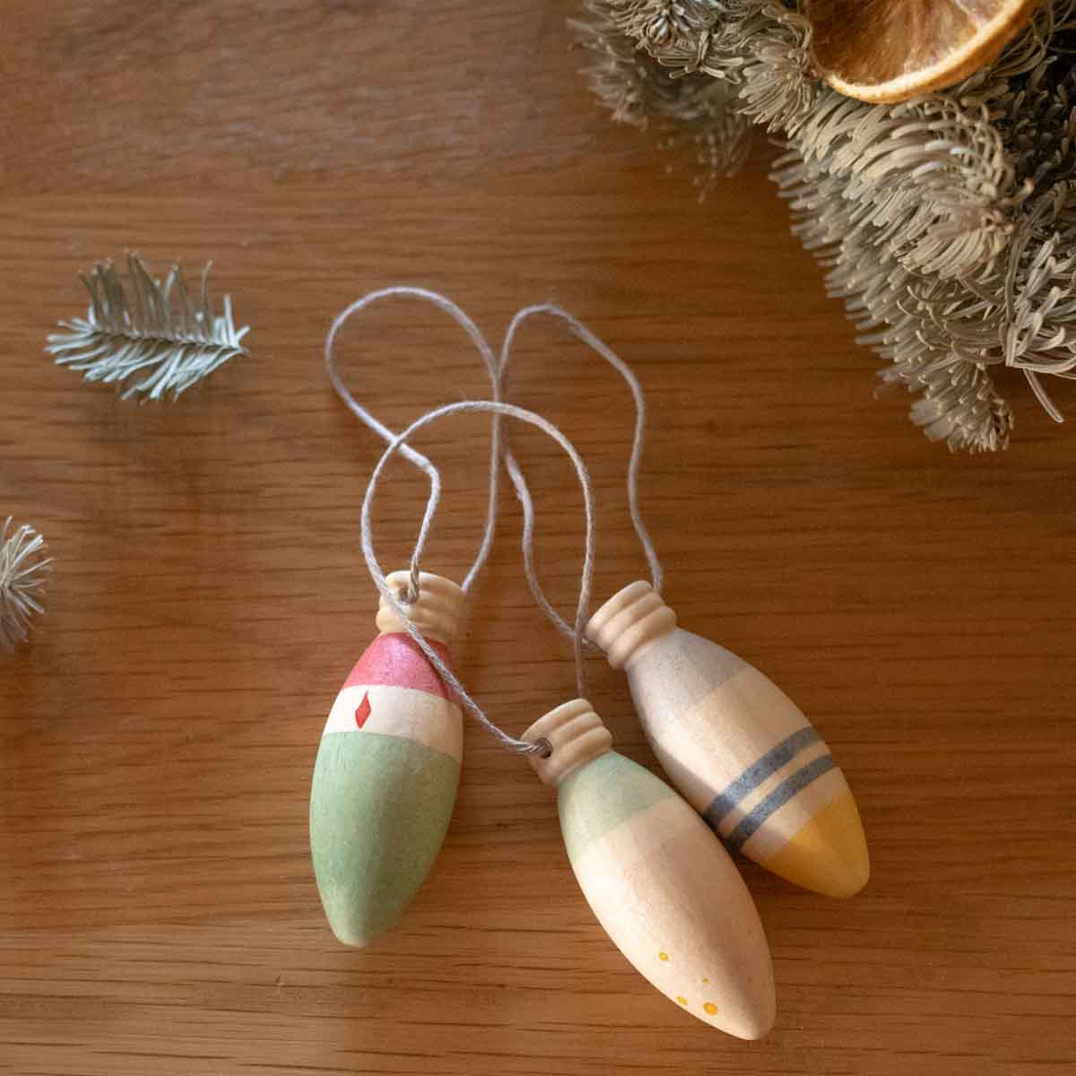 Grapat Wooden Ornament Set
