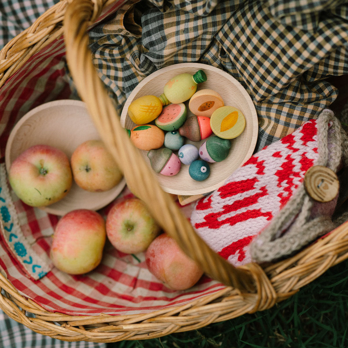 Grapat Wooden Fruits
