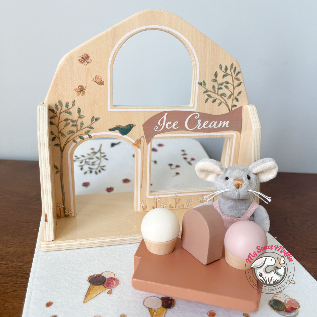 Little Ice Cream Shop of Agatha the Mouse