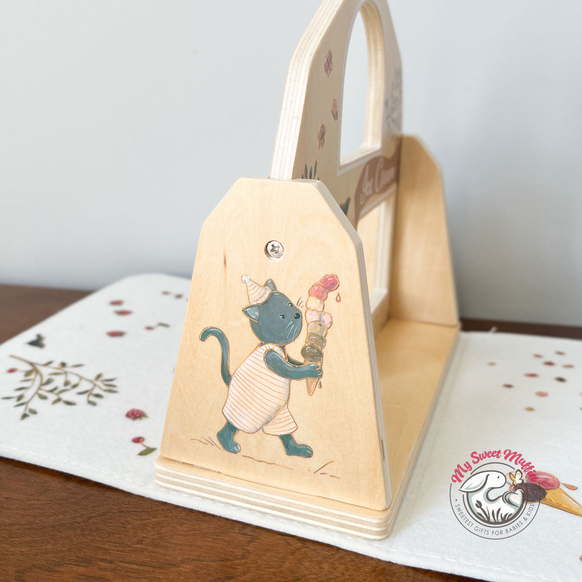 Little Ice Cream Shop of Agatha the Mouse