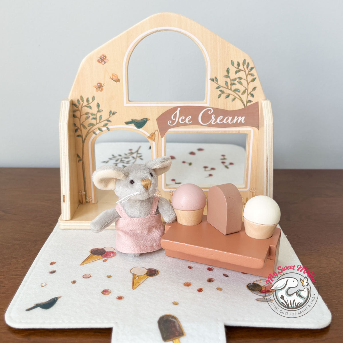 Little Ice Cream Shop of Agatha the Mouse
