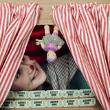 Olli Ella Holdie Circus Folks