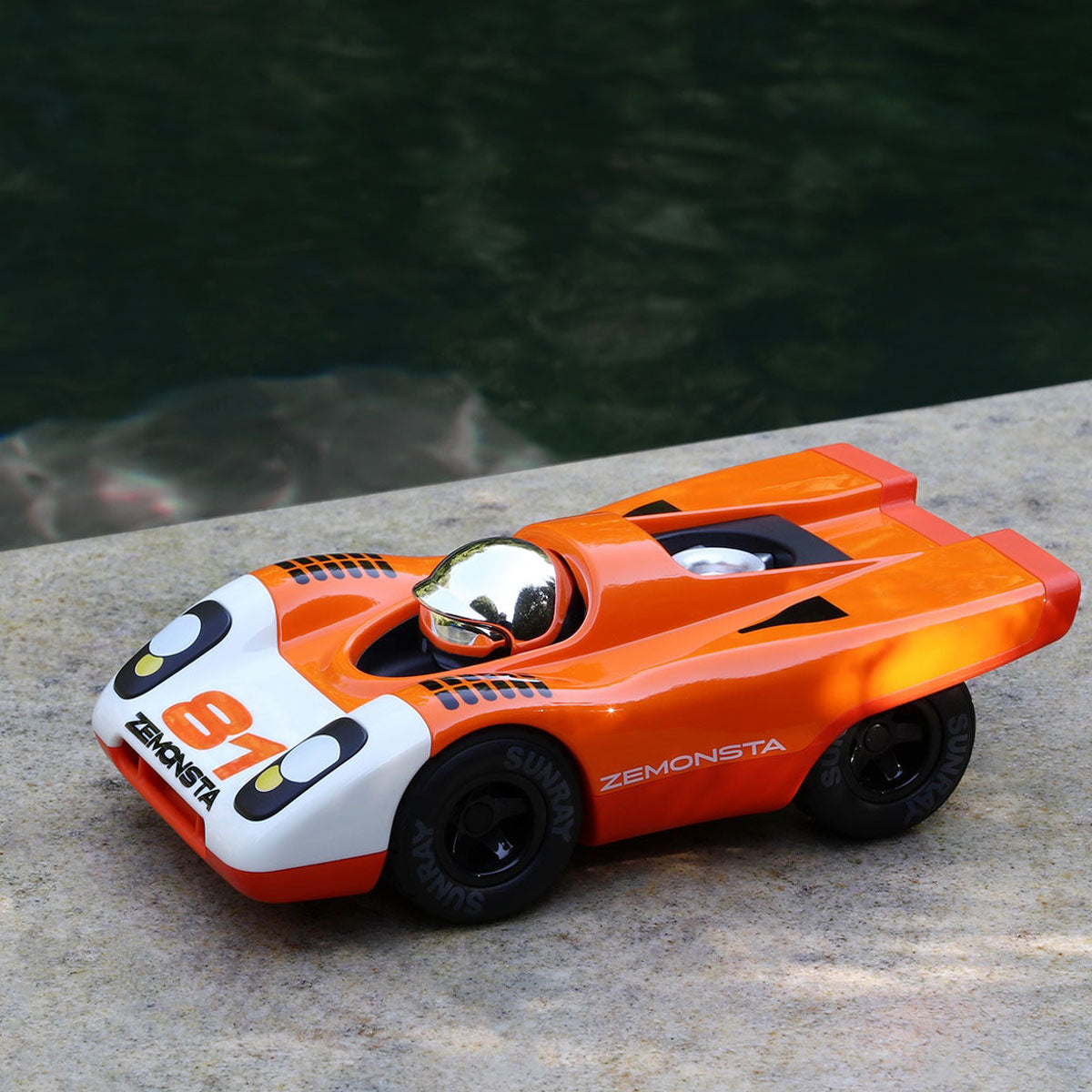 Playforever Zemonsta Egon, Orange