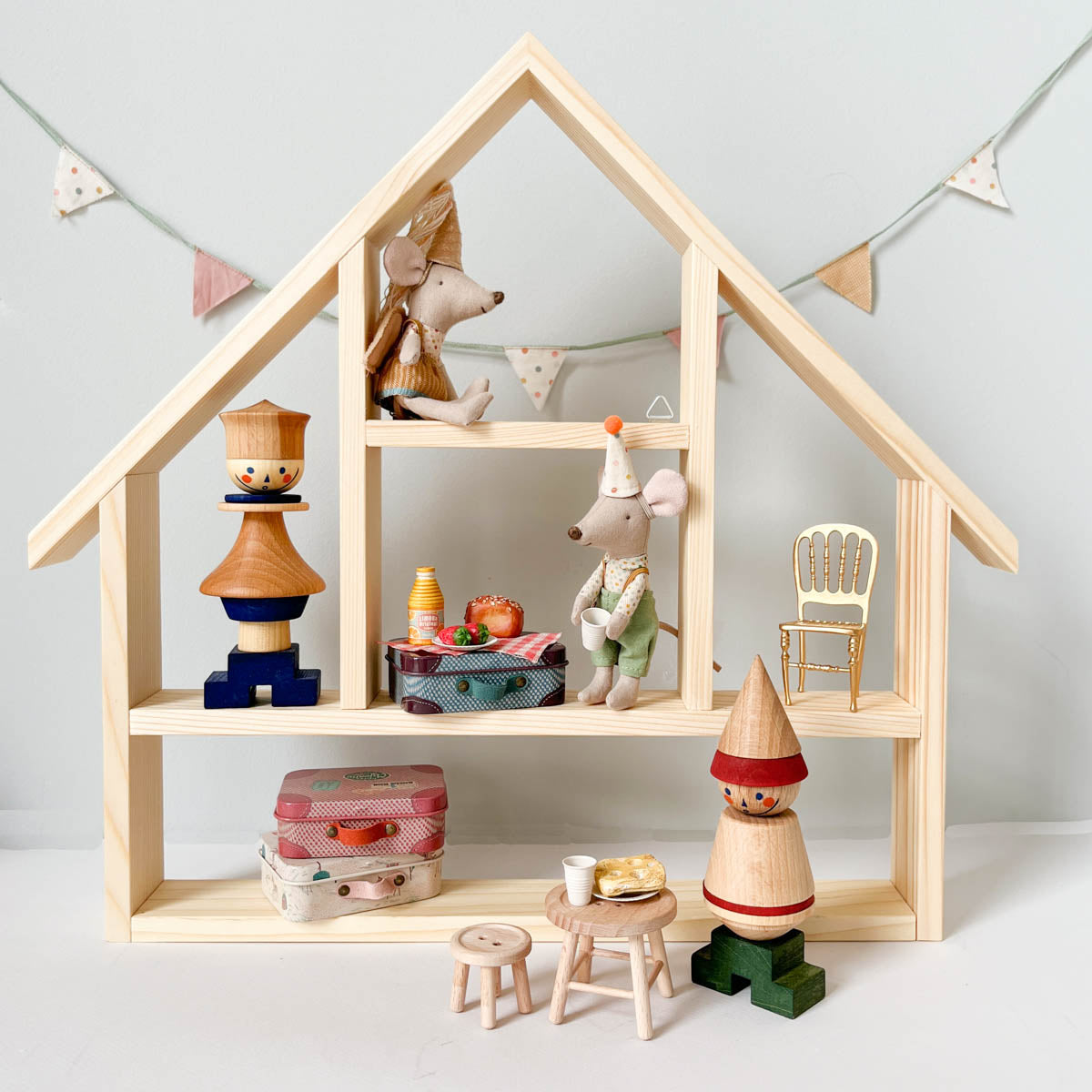 miniature house hanging dollhouse