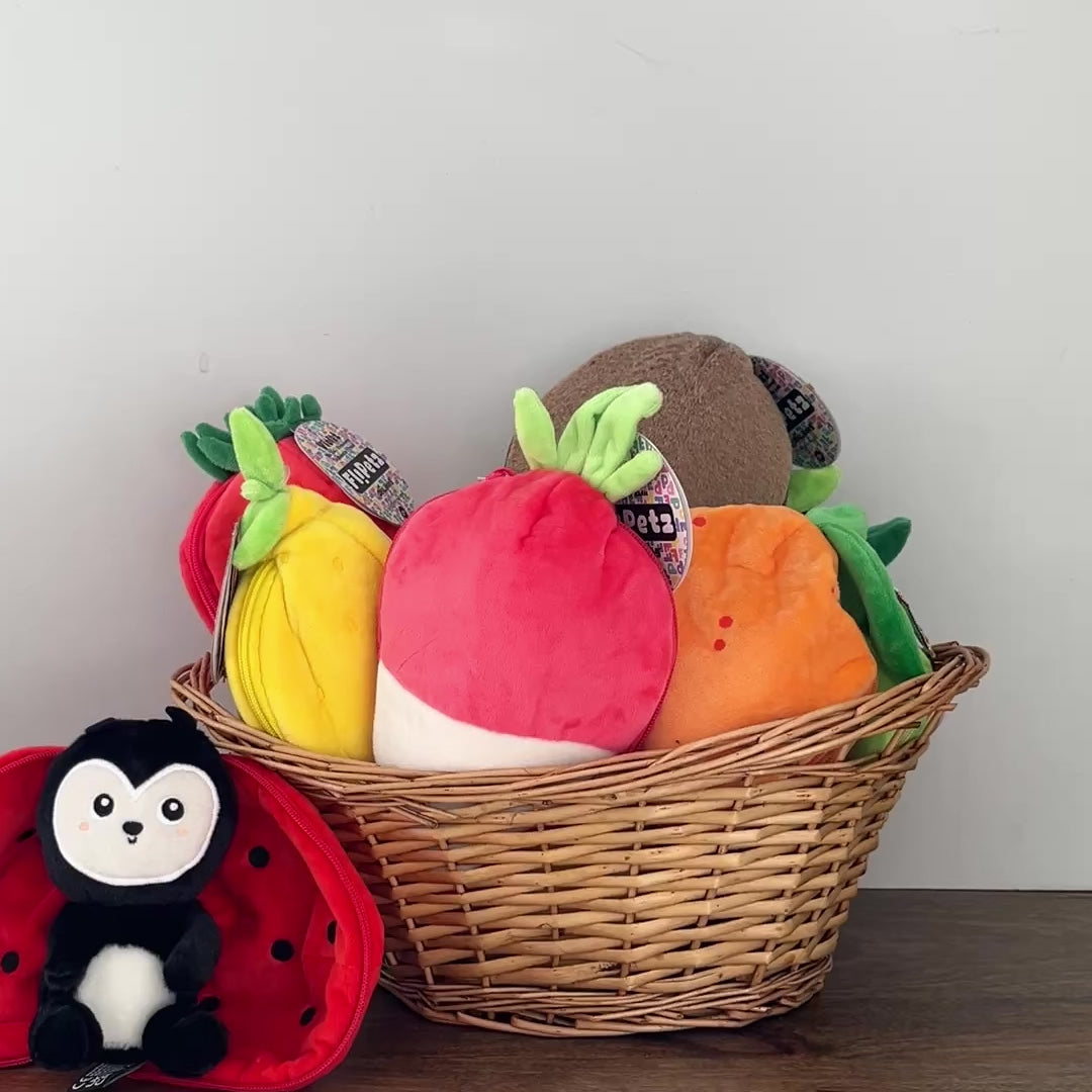 Flipetz Piglet the Pig/Radish Plush Doll