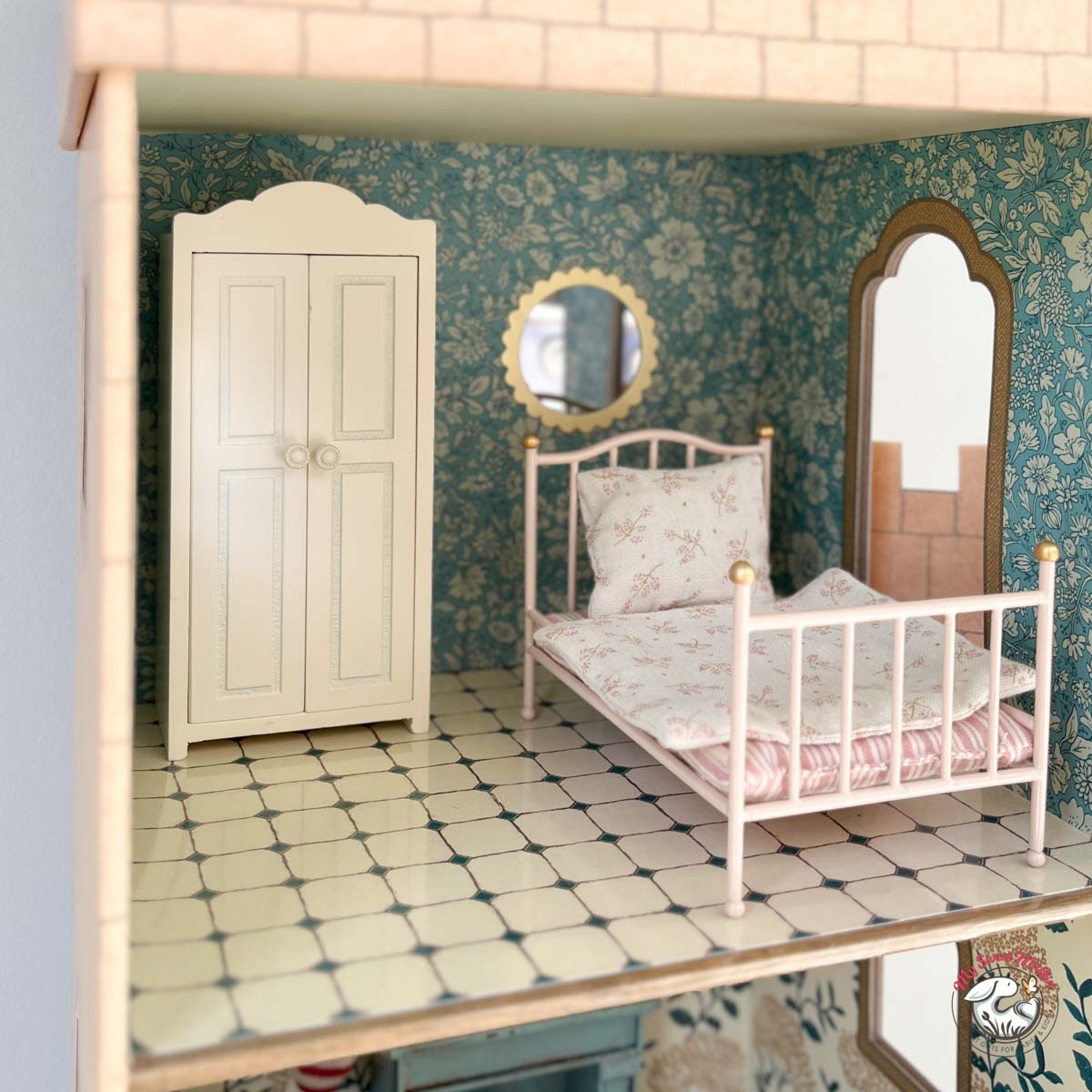 Maileg Vintage Bed  for Mouse doll, Mint